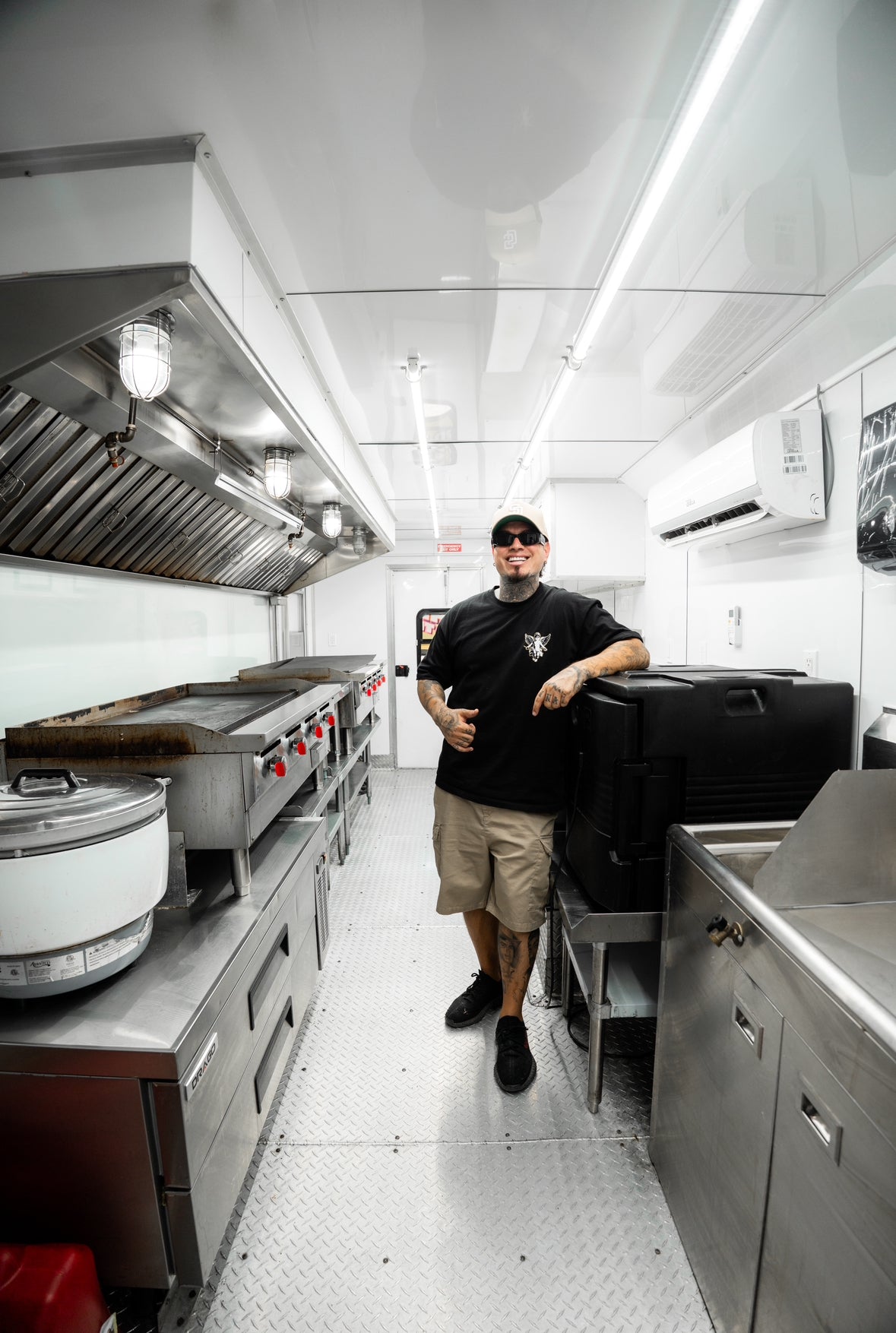 WIN THIS FOOD TRUCK!! Download/Entry