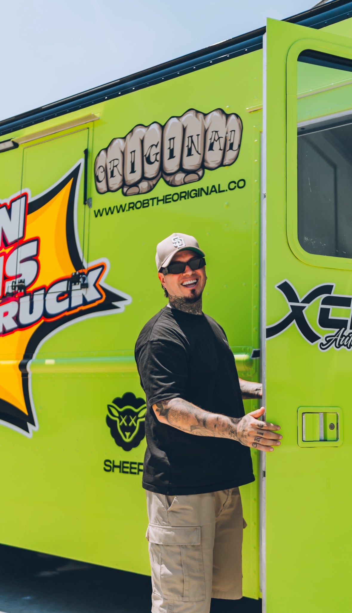 WIN THIS FOOD TRUCK!! Download/Entry
